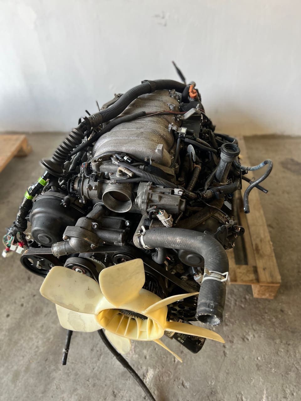 2UZ 100 Series Land Cruiser Petrol Engine W/ Transmission