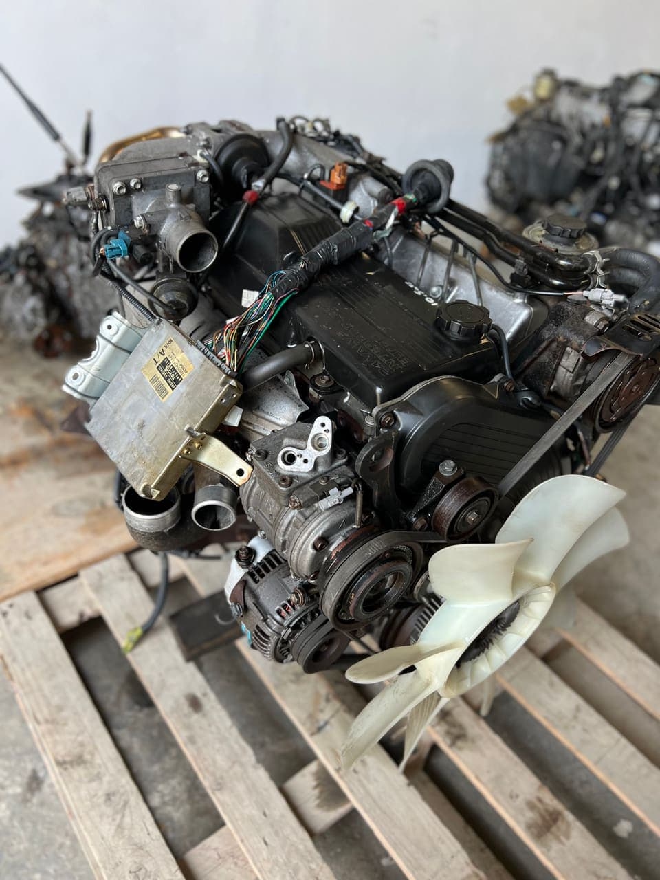 1HD-FTE 100 Series Land Cruiser Diesel Engine W/ Transmission